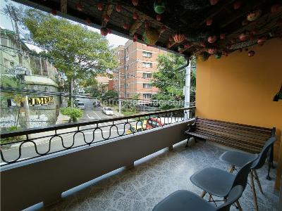 Casa de 5 alcobas en venta en Boston, Medellín, 238 m² · foto 5 de 20