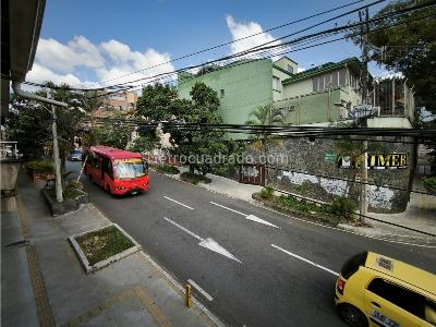 Casa de 5 alcobas en venta en Boston, Medellín, 238 m² · foto 6 de 20