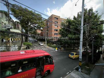 Casa de 5 alcobas en venta en Boston, Medellín, 238 m² · foto 7 de 20