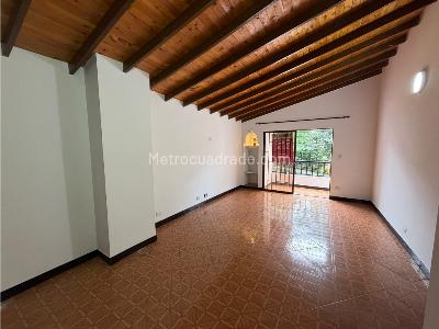 Casa de 4 alcobas en arriendo en El Velodromo, Medellín, 117 m² · foto 2 de 16