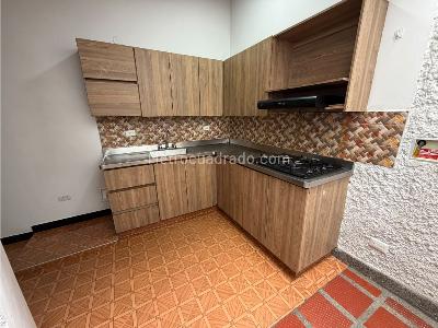 Casa de 4 alcobas en arriendo en El Velodromo, Medellín, 117 m² · foto 5 de 16
