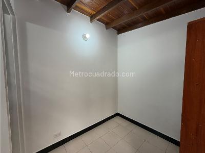 Casa de 4 alcobas en arriendo en El Velodromo, Medellín, 117 m² · foto 10 de 16