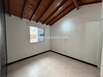 Casa de 4 alcobas en arriendo en El Velodromo, Medellín, 117 m² · foto 11 de 16