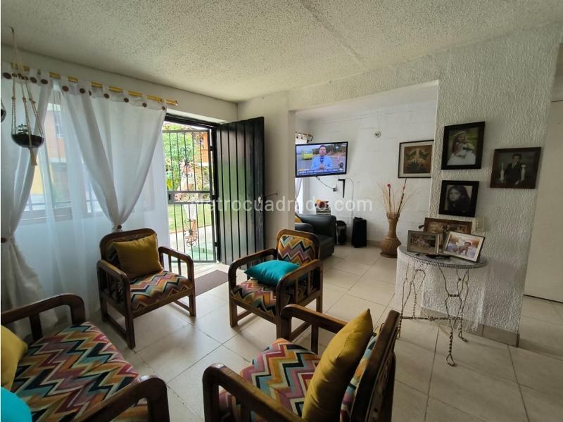 House in Rionegro - More