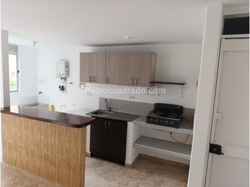 Apartamento de 2 Alcobas en Arriendo en San Antonio de Prado (Piso 5) - 2