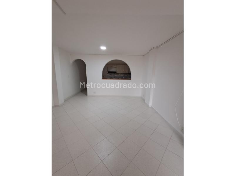 3BR House on 2nd Floor with Balcony in Villa Hermosa - 6