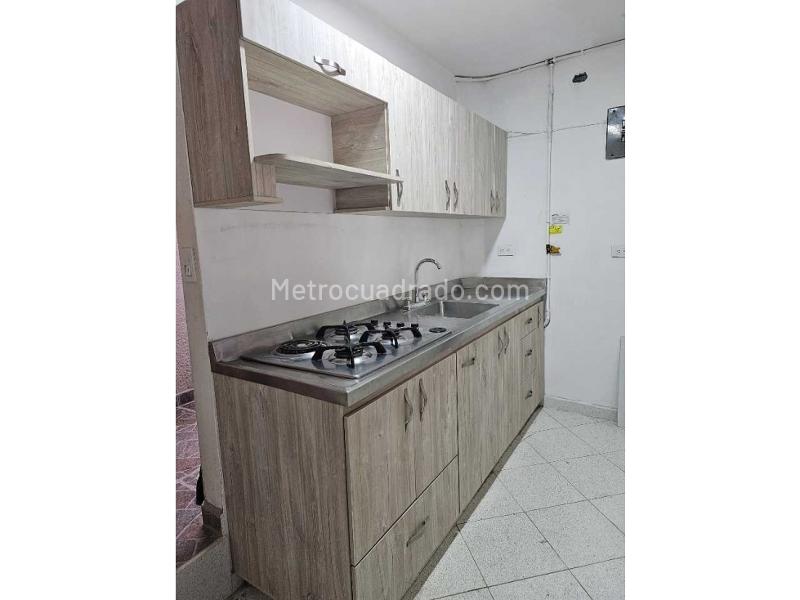 3BR House on 2nd Floor with Balcony in Villa Hermosa - 8