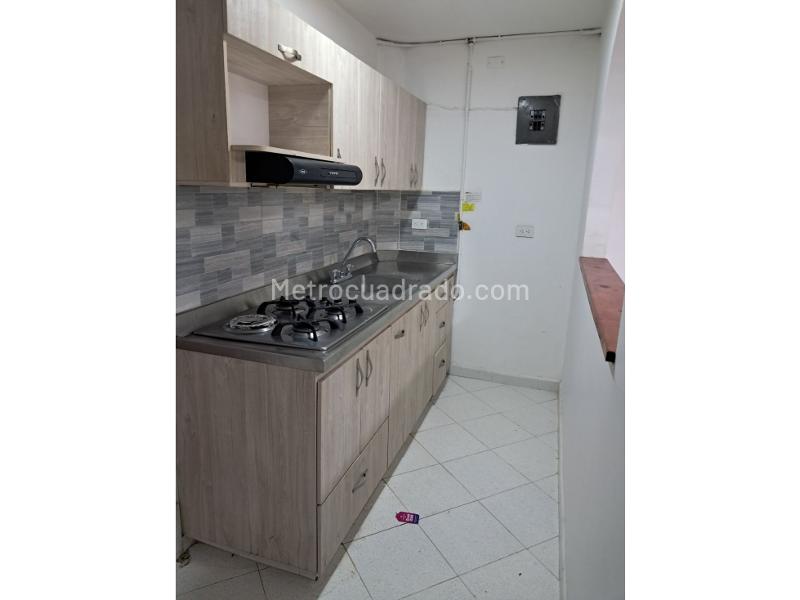 3BR House on 2nd Floor with Balcony in Villa Hermosa - 9