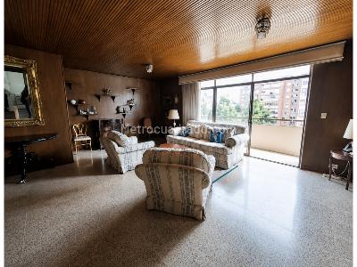 Apartamento de 4 alcobas en venta en Estadio, Medellín, 194 m² · foto 2 de 20