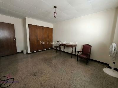 Apartamento de 4 alcobas en venta en Estadio, Medellín, 194 m² · foto 16 de 20