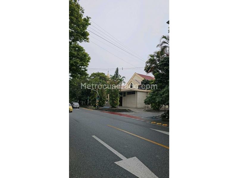 Apartamento Amplio de 2 Alcobas en Rosales - 8