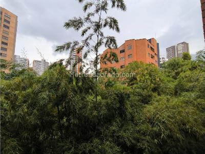 Apartamento de 2 alcobas en venta en El Poblado, Medellín, 64 m² · foto 3 de 15