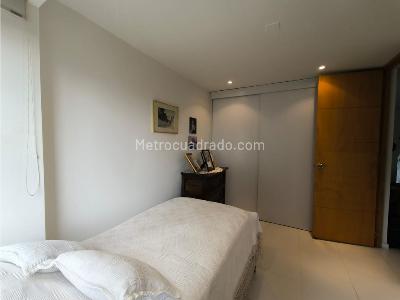 Apartamento de 2 alcobas en venta en El Poblado, Medellín, 64 m² · foto 10 de 15