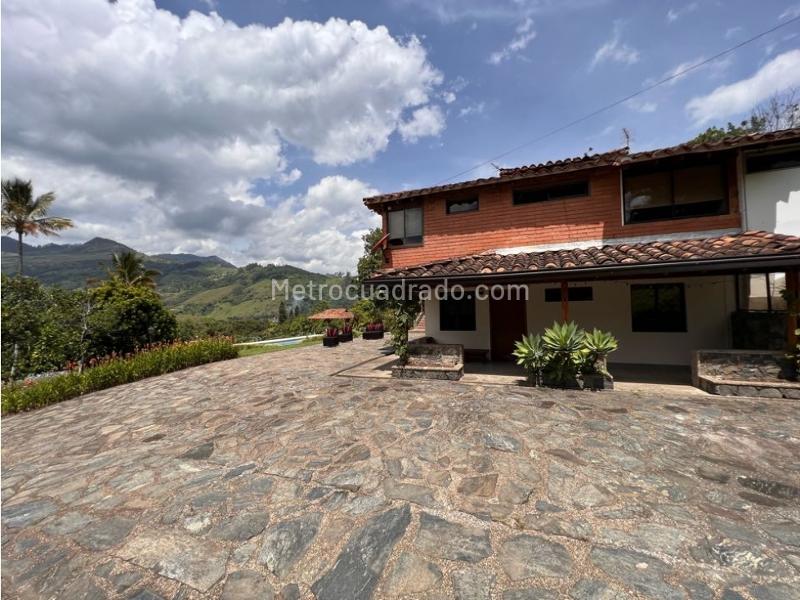 Finca en Arriendo, Vereda El Limonar, Girardota