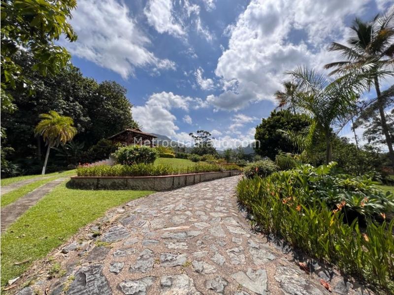 5BR Finca in Vereda El Limonar (439 m²) - 2