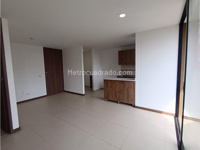 2BR Apartment with Balcony, Study Area & Parking in San Antonio de Pereira - 6