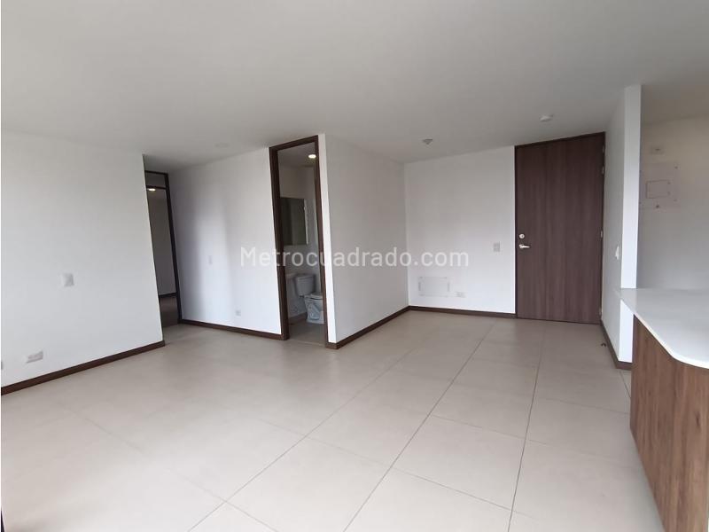 2BR Apartment with Balcony, Study Area & Parking in San Antonio de Pereira - 8