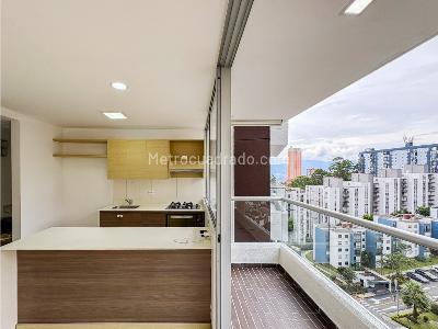 Apartamento en venta en Loma Del Indio, Medellín · foto 2 de 19