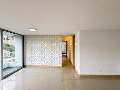 Apartamento en venta en Loma Del Indio, Medellín · foto 8 de 19