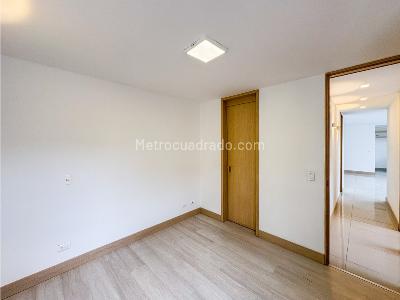 Apartamento en venta en Loma Del Indio, Medellín · foto 17 de 19