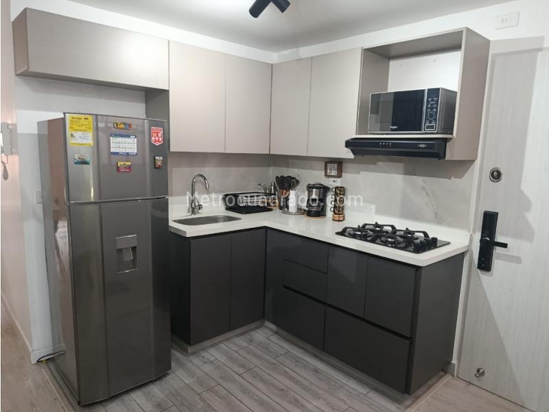 Apartamento Remodelado de 1 Alcoba en Floresta - 2