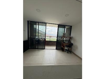 Apartamento de 2 alcobas en venta en Niquia, Bello, 52 m² · foto 7 de 17