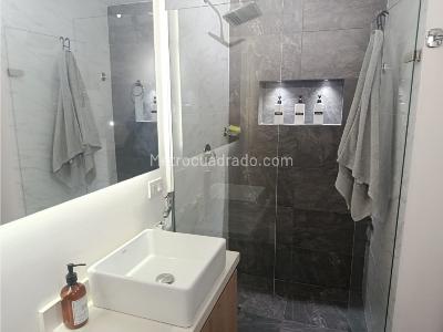 Apartaestudio en venta en La Floresta, Medellín, 46 m² · foto 10 de 12