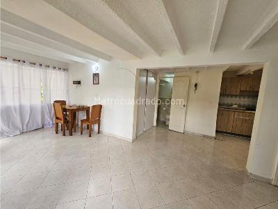 Apartaestudio en venta en Buenos Aires, Medellín, 52 m² · foto 2 de 16