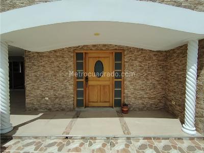 Casa de 5 alcobas en venta en Llanogrande, Rionegro · foto 2 de 20