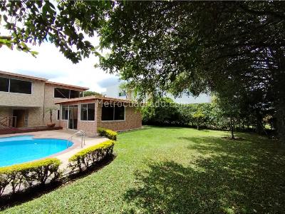 Casa de 5 alcobas en venta en Llanogrande, Rionegro · foto 9 de 20
