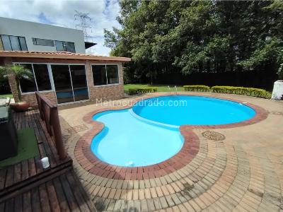 Casa de 5 alcobas en venta en Llanogrande, Rionegro · foto 15 de 20