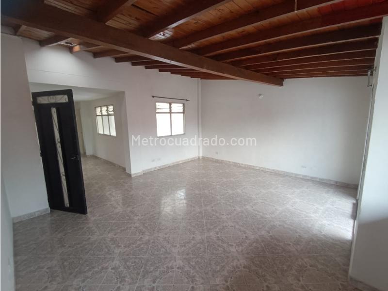 Apartamento Amplio de 4 Alcobas en Guayabal - 3