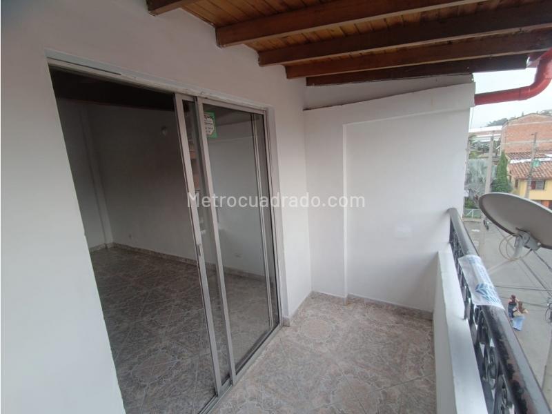 Apartamento Amplio de 4 Alcobas en Guayabal - 7