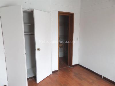 Apartamento en venta en Laureles, Medellín · foto 8 de 13