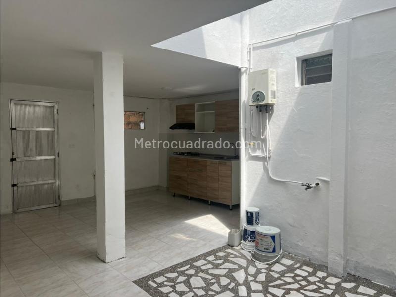 Spacious 3BR Duplex House in Robledo - 3