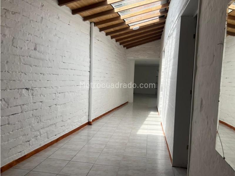 Spacious 3BR Duplex House in Robledo - 6
