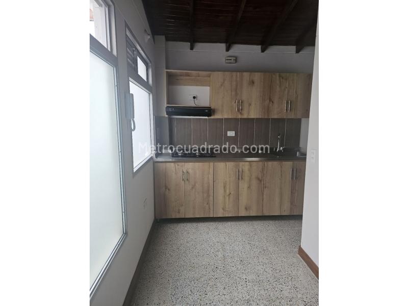 Apartamento Acogedor de 2 Alcobas en Rosales - 4