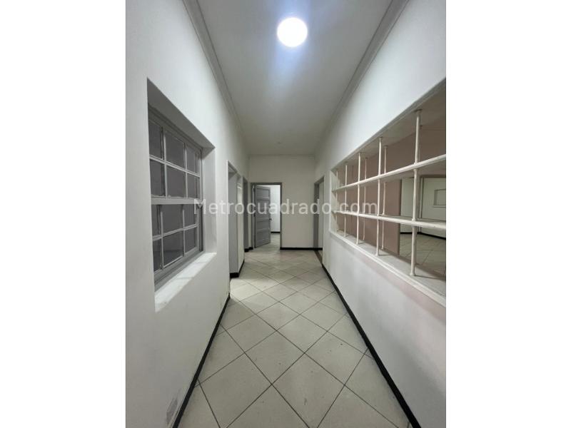 Casa amplia de 4 Alcobas en arriendo en Villa Hermosa - 6