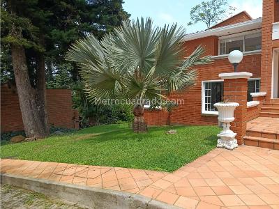 Casa en arriendo en El Tesoro, Medellín · foto 2 de 20