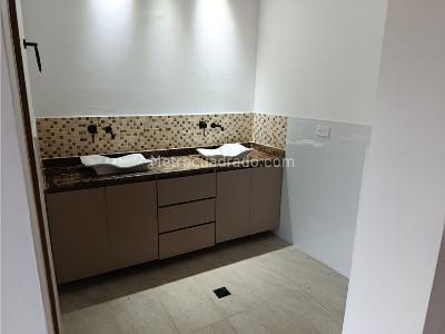 Casa en arriendo en El Tesoro, Medellín · foto 8 de 20