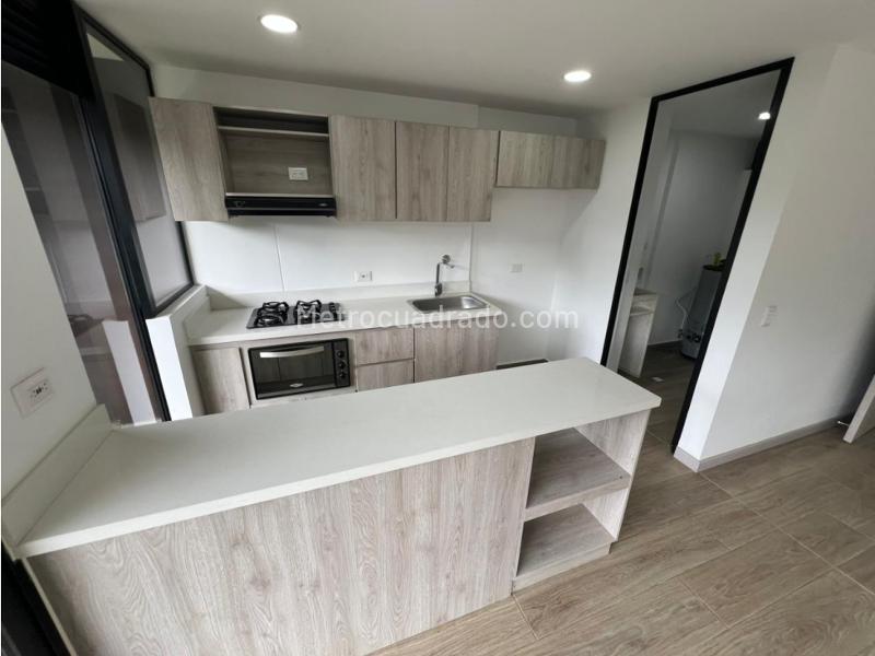 Apartamento moderno de 3 alcobas con balcón y vista en Via La Fe - 2