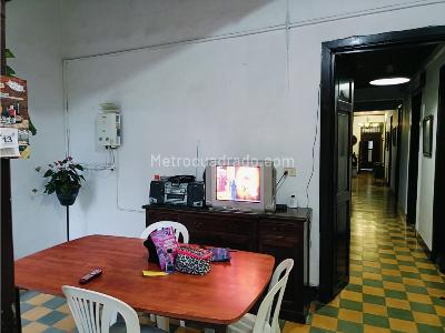 Casa de 5 alcobas en venta en Los Naranjos, Itagüí, 377 m² · foto 4 de 20