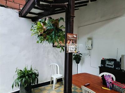 Casa de 5 alcobas en venta en Los Naranjos, Itagüí, 377 m² · foto 7 de 20