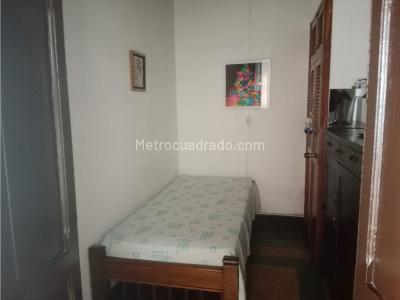 Casa de 5 alcobas en venta en Los Naranjos, Itagüí, 377 m² · foto 17 de 20