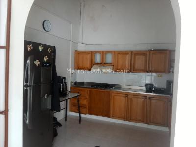 Casa de 5 alcobas en venta en Los Naranjos, Itagüí, 377 m² · foto 20 de 20