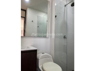 Apartamento de 2 alcobas en arriendo en Altos Del Poblado, Medellín, 67 m² · foto 12 de 15
