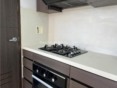 Apartamento de 2 alcobas en arriendo en Altos Del Poblado, Medellín, 67 m² · foto 3 de 15