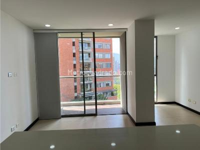 Apartamento de 2 alcobas en arriendo en Altos Del Poblado, Medellín, 67 m² · foto 5 de 15