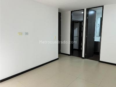 Apartamento de 2 alcobas en arriendo en Altos Del Poblado, Medellín, 67 m² · foto 7 de 15