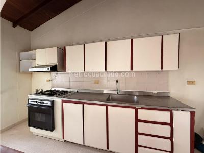 Apartamento de 3 alcobas en venta en Centro, Rionegro, 70 m² · foto 4 de 15